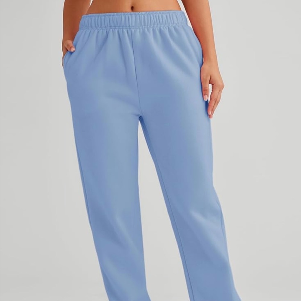 Baby blue sweatpants in the size medium - Picture 3 of 5